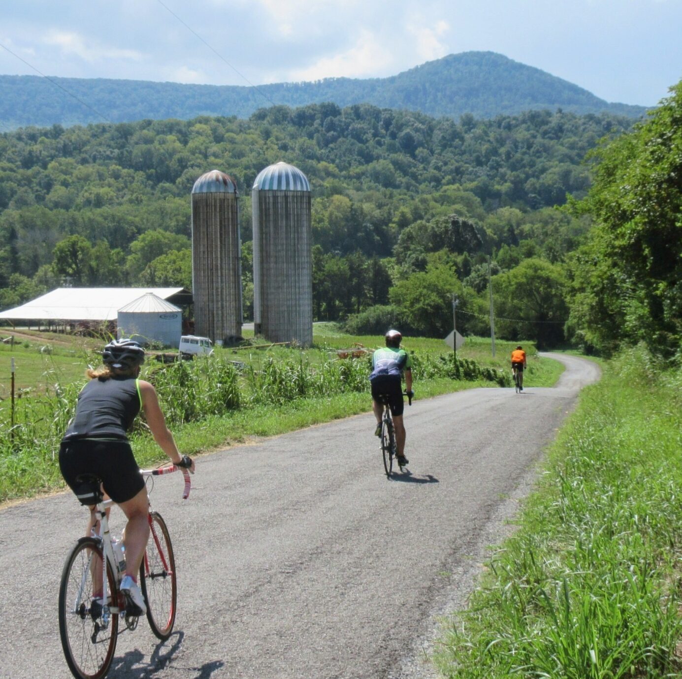 Looking for the best ways to take in the best views in the Sequatchie Valley? Go rafting, hiking, cycling, and other outdoor things to do.